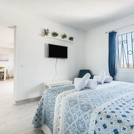 Home2book Stunning Rocas Rojas